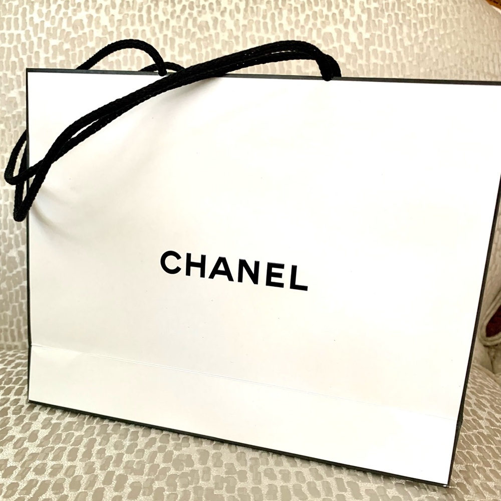 CHANEL GIFT Bag Trio - Picture 2 of 4